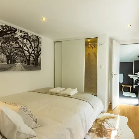 Lisbon4real: Deluxe 3br In Principe Real Lägenhet